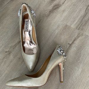 Badgley Mischka Gorgeous Embellished Muted Gold Leather Pumps - Sz 6.5
